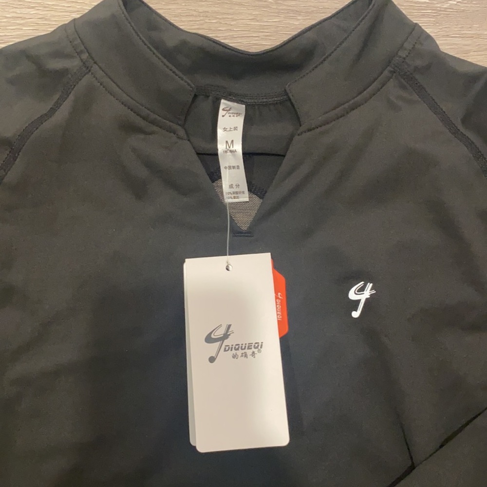 Diqueqi Sports Top - Picture 2 of 6